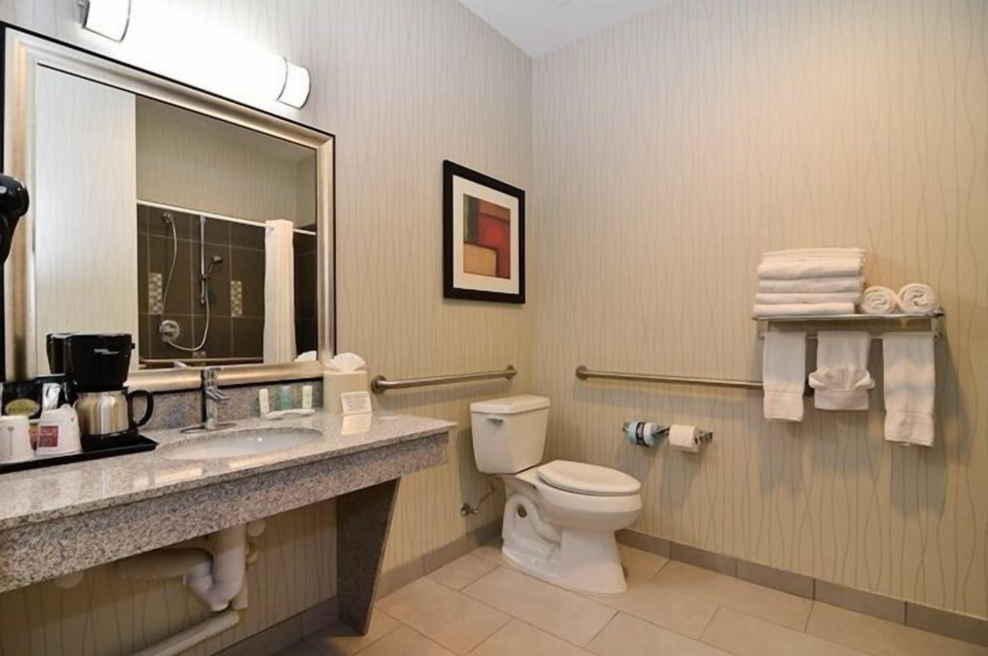 Comfort Hotel 3*